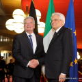 La stretta di mano fra Joachim Gauck e Sergio Mattarella