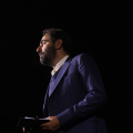 Neri Marcorè, presentatore della serata