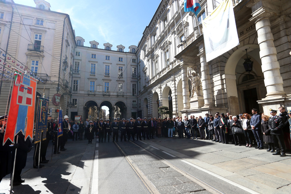 Torino non dimentica le vittime del Bardo