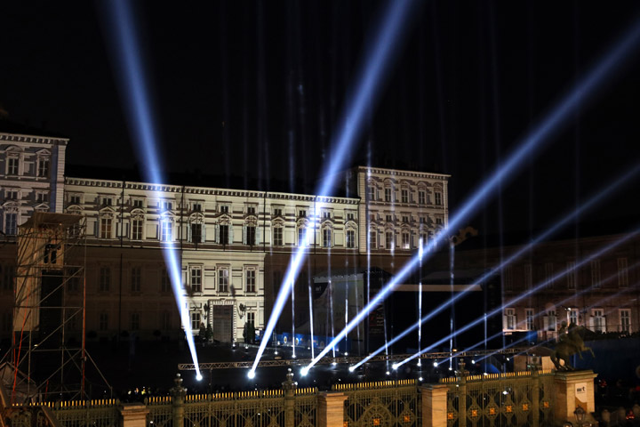 San Giovanni 2018. Luci e droni illuminano Torino