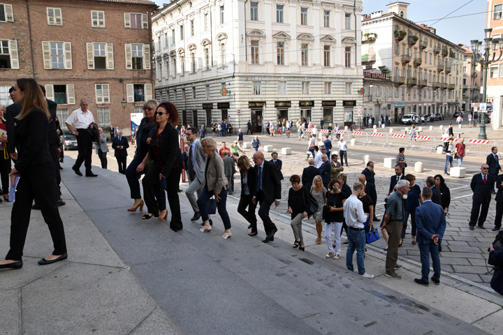 Al Duomo i big dell'economia e lavoratori ricordano Marchionne
