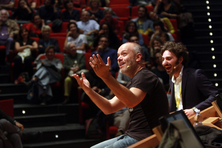 Spotlight. Luci che accecano, realtà invisibili. Diego Bianchi per Biennale Democrazia