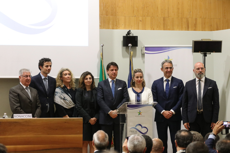 A Torino il firmato il piano anti smog 'Aria pulita'