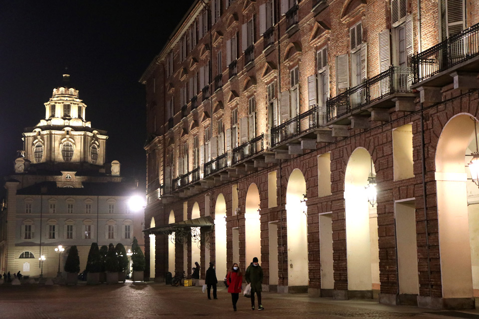 Piazza Castello sotto una nuova luce per valorizzarne l’architettura e rispettare l’ambiente