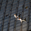 L'esibizione acrobatica di danza verticale