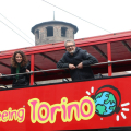 Gli assessori Chiara Foglietta e Mimmo Carretta sul bus City Sightseeing