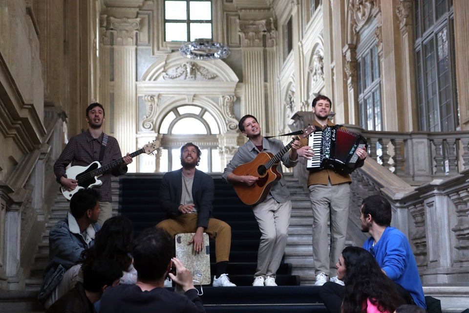 Musica Ovunque con gli Eugenio in Via Di Gioia in giro per Torino