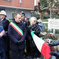 Cerimonia di scoprimento della targa commemorativa nel luogo del crollo della gru di via Genova
