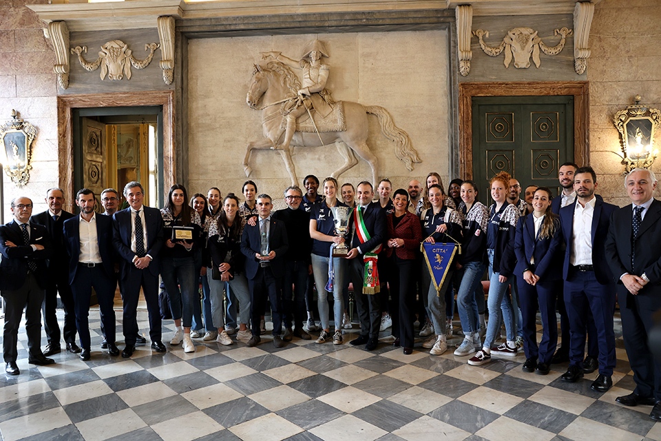 La squadra del Fenera Chieri ricevuta dal Sindaco e della Presidente del Consiglio Comunale