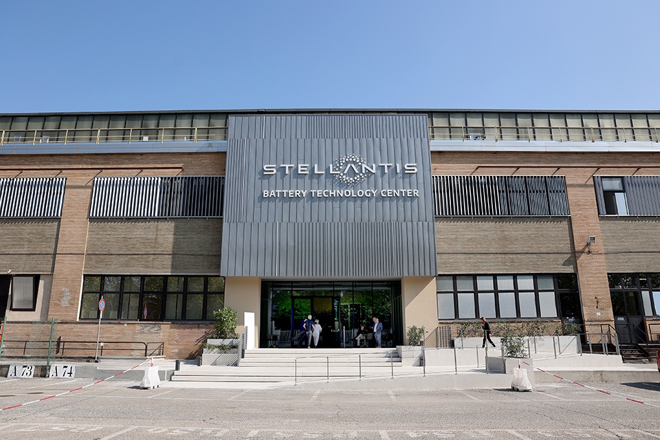 Nasce il Battery Technology Center di Stellantis