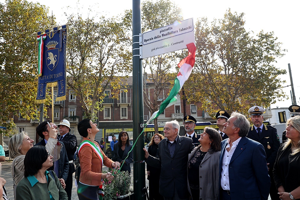 Intitolata piazzetta Operaie della Manifattura Tabacchi