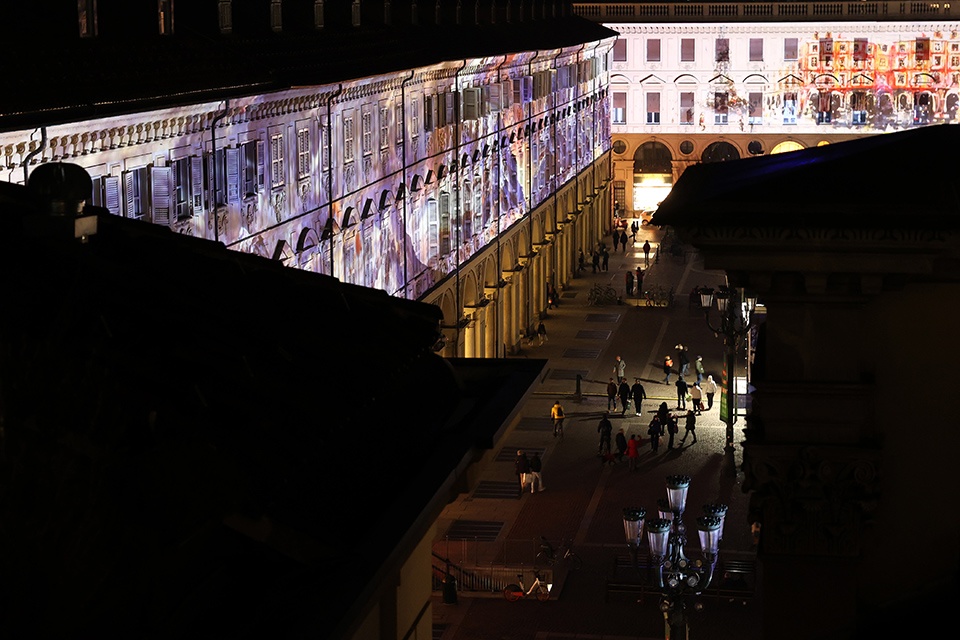 Città fantastica. Favole d’Inverno. Inaugurato il videomapping in piazza San Carlo