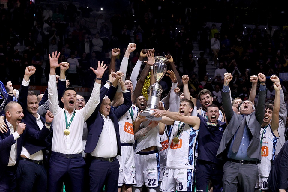 Basket, Final Eight. Napoli trionfa in finale
