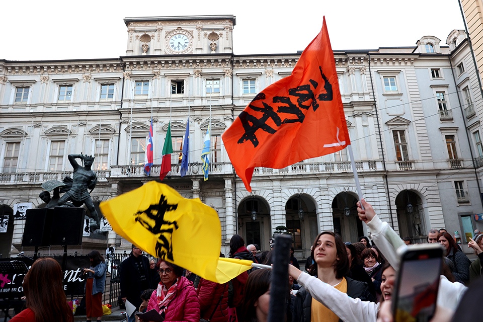 1081 nomi di vittime innocenti delle mafie scanditi in piazza Palazzo di Città