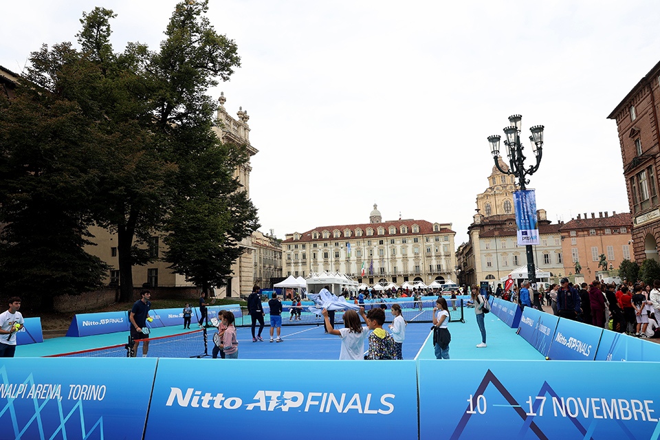 Tennis & Friends: in piazza Castello un lungo fine settimana dedicato a sport e salute