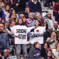 Tifosi di Alexander Zverev sugli spalti dell'Inalpi Arena