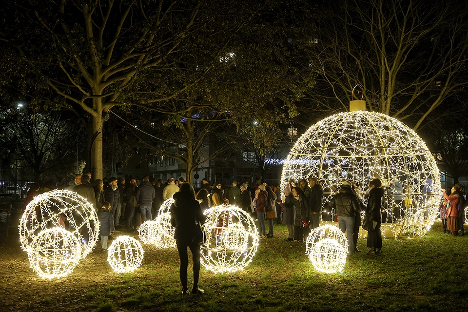 Natale di Luce: le luminarie che illuminano Torino e i suoi quartieri