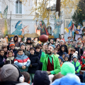 Torino, splende il Natale: il Presepe di Luzzati e il Teatrino di Natale animano Piazza Cavour