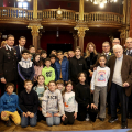 Foto di gruppo con tutti gli studenti e i premiati insieme a Giancarlo Caselli e l'Assessore Marco Porcedda