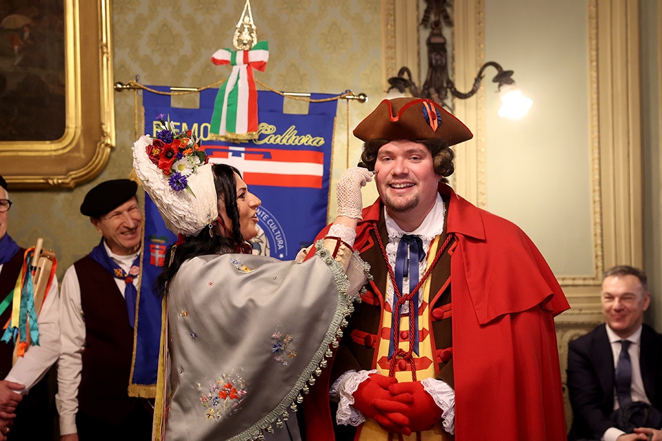 Carnevale 2025 al via: a Palazzo Civico l'investitura ufficiale di Gianduja e Giacometta
