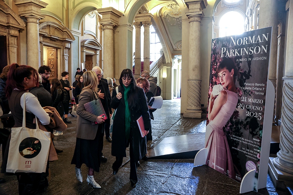 Norman Parkinson: il fotografo che ha rivoluzionato la moda in mostra a Palazzo Barolo Torino