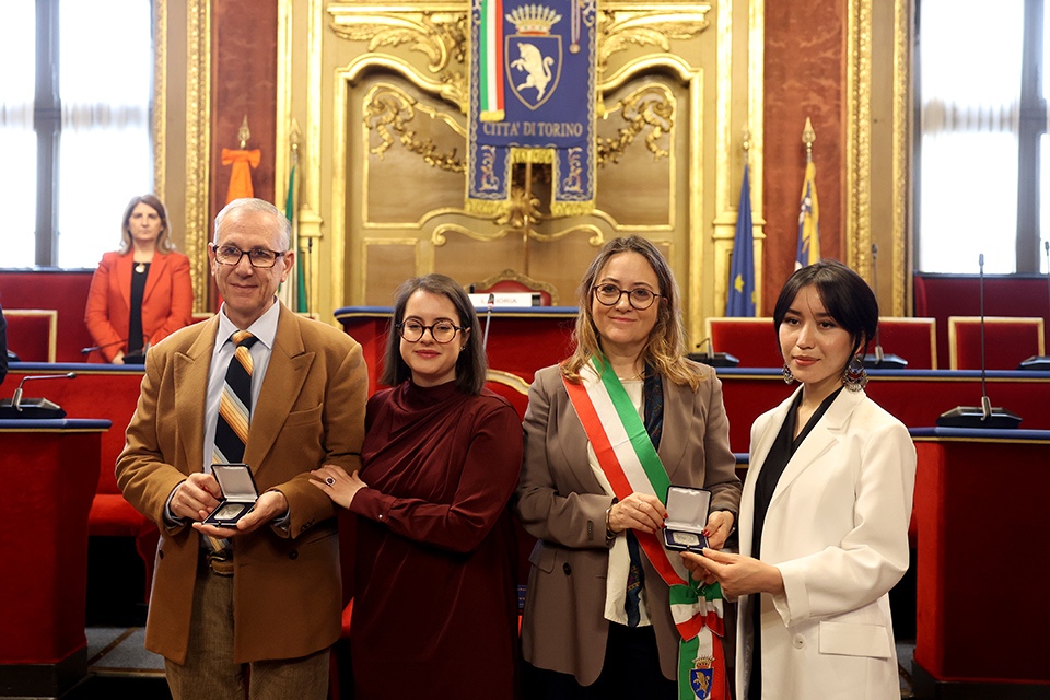 La Città consegna il sigillo civico a Hassan Khorzom e Mina Sharifi