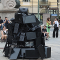 Wasted Dreams - In piazza Bodoni la performance di Greg Goya contro il lavoro minorile e il colonialismo dei rifiuti