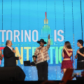 I finalisti di Amici sul palco di piazza Vittorio con Shaggy