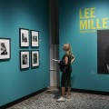 CAMERA celebra 10 anni con la grande mostra dedicata a Lee Miller