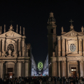 Inaugurata in piazza San Carlo Bouncing the Ball, la nuova Luce d’Artista ispirata al tennis
