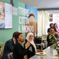 La food writer palestinese Fidaa Abuhamdiya allo showcooking dedicato alle tradizioni gastronomiche palestinesi tra olio, miele e datteri