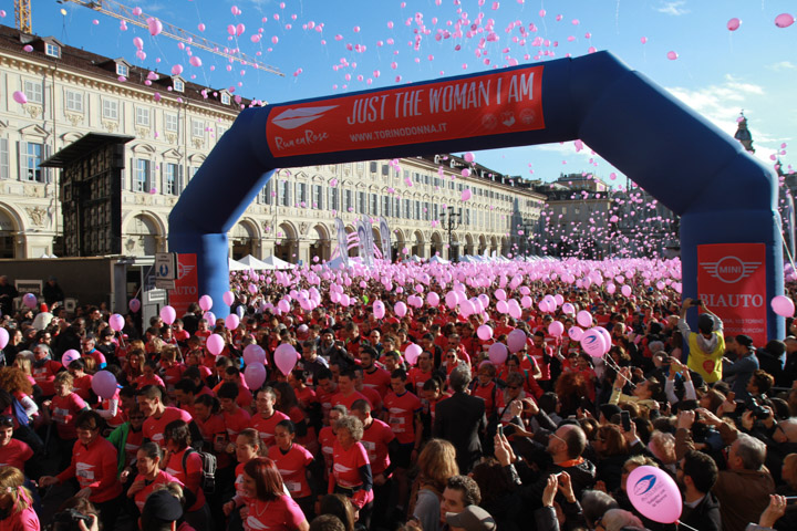 Just the woman I am – un’onda rosa contro il cancro